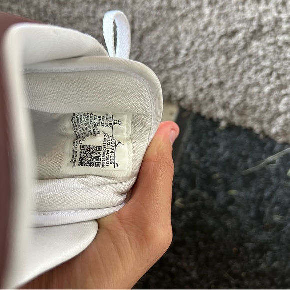 Air Jordan 1 Low Bronze Eclipse - Picture 4 of 5